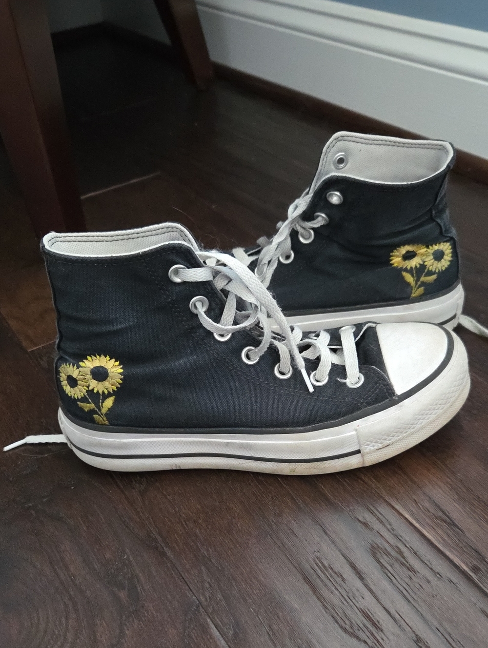 Black Converse Chuck Taylor high top With Sunflowers